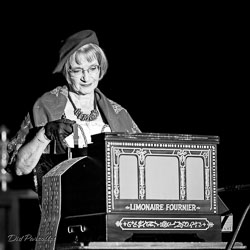 01.jpg